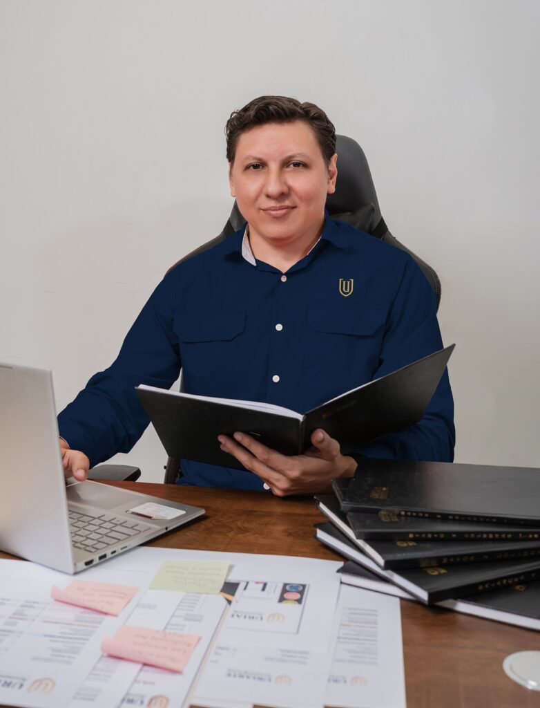 Julio Uriarte — Socio/Director - Consultor Senior